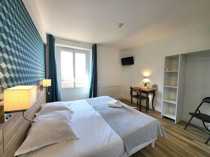 Bedroom 3, Cit'Hotel la Residence, Ain