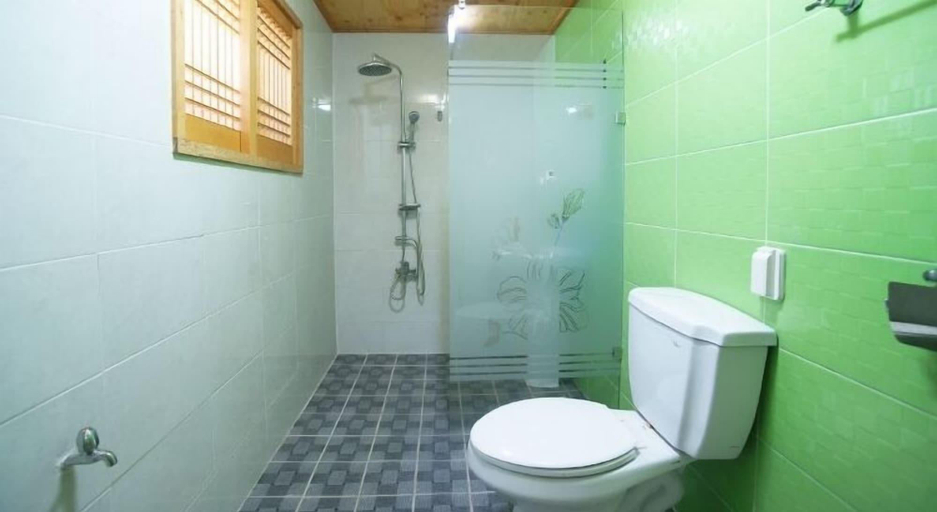 Bathroom 3, Chan's House Pension, Seogwipo