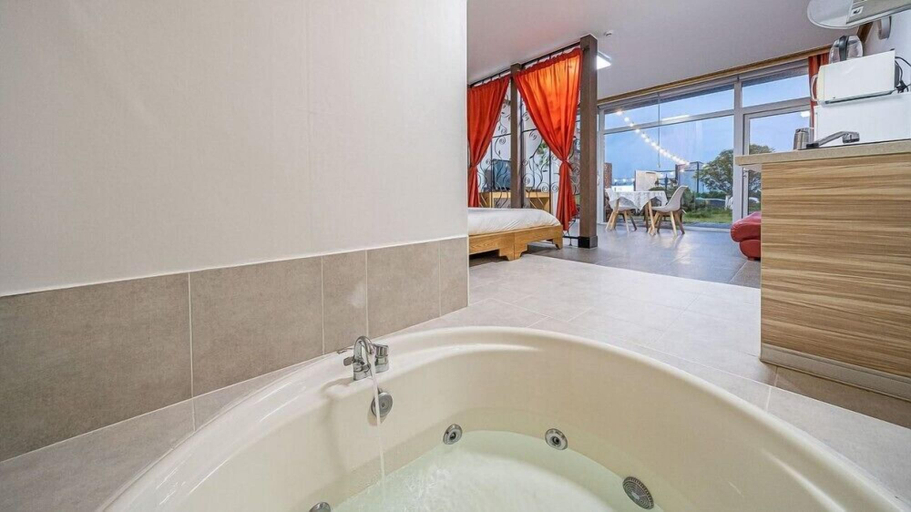 Bathroom 3, Grand Pension, Geoje
