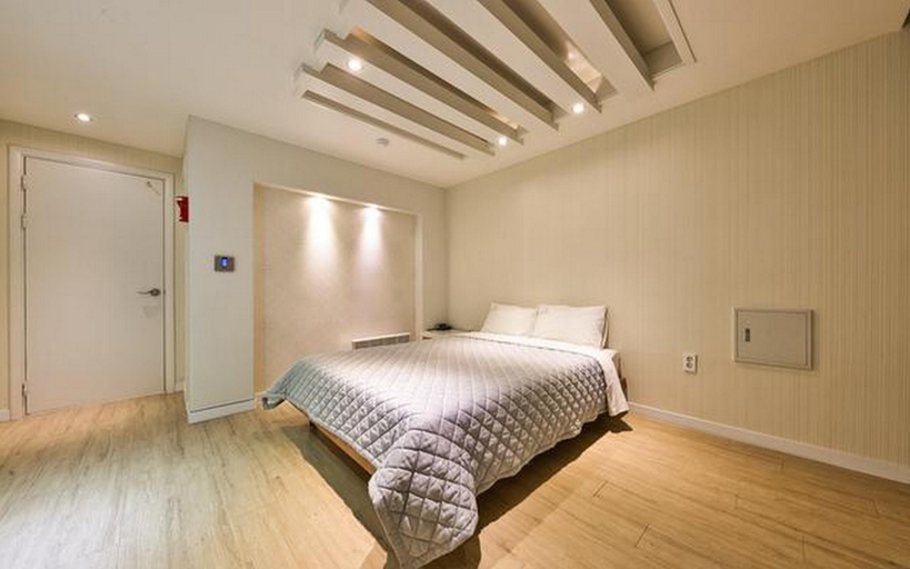 Bedroom 2, Santana Hotel , Boryeong