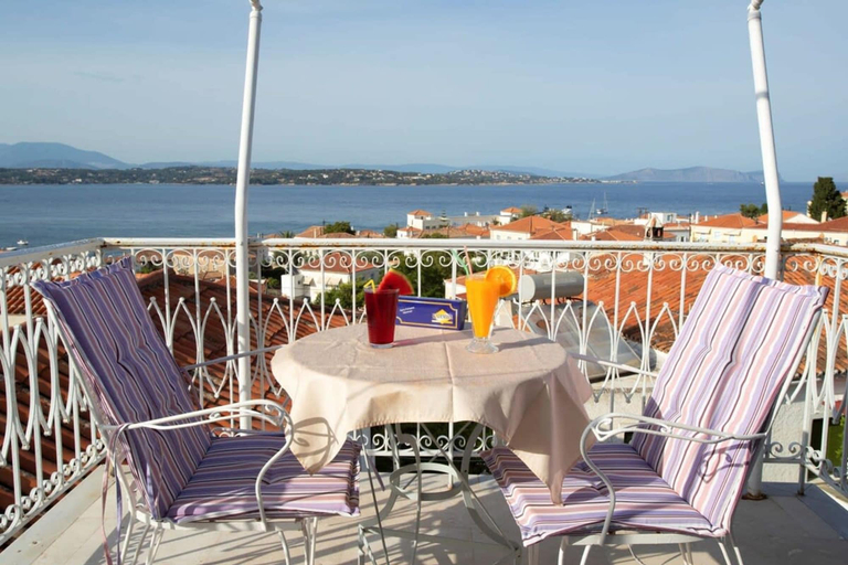 Room 4, Seaview Splendor - Ostrella Summer Haven, Attica