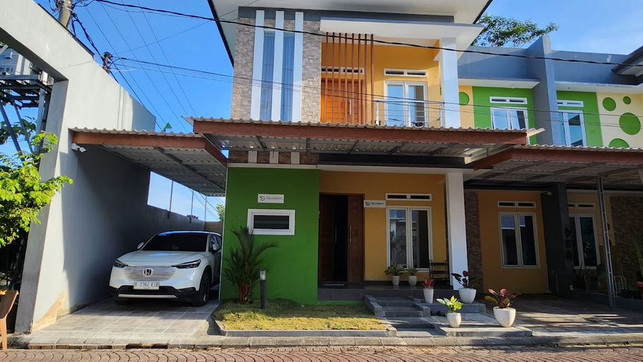 Exterior 1