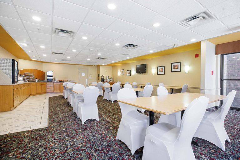 Food and beverages, Sandman Hotel & Suites London Downtown, Middlesex