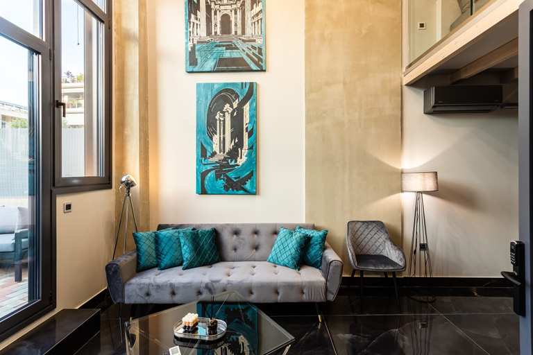 Room 3, Ventiri Lofts - Luxury Duplex w Private Garden, Peloponnese