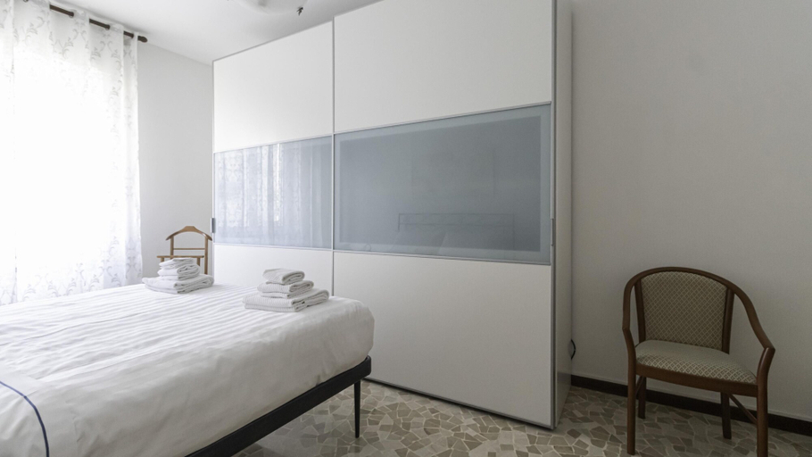 Others 3, Italianway - Martinetti 21 B, Milano