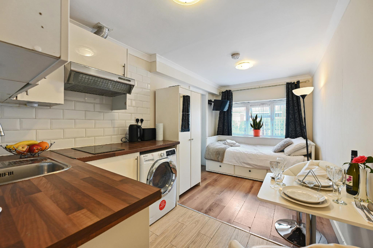 Others 5, TH Serviced Apartment London, London
