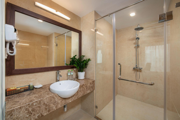 Bathroom 5, Marina Hanoi Hotel, Từ Liêm