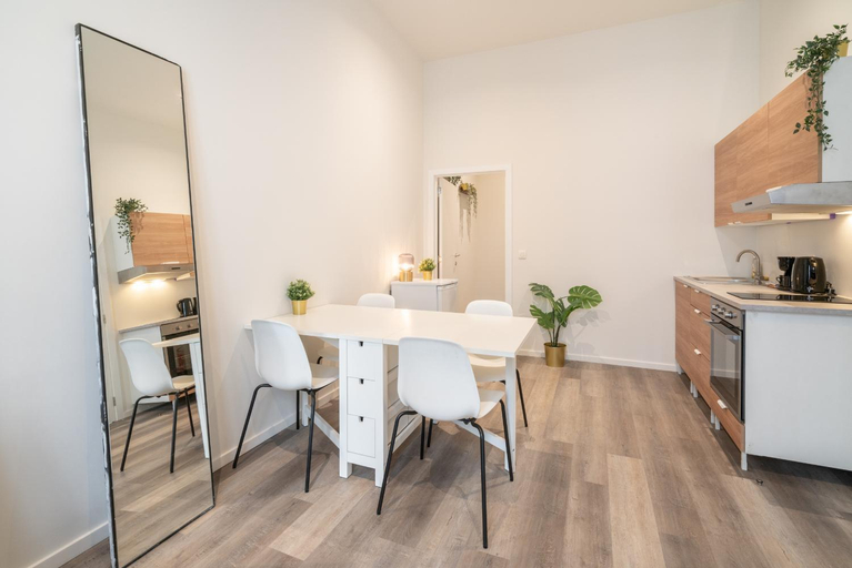Kitchen 5, Cozy Antwerp City Apartments, Antwerpen