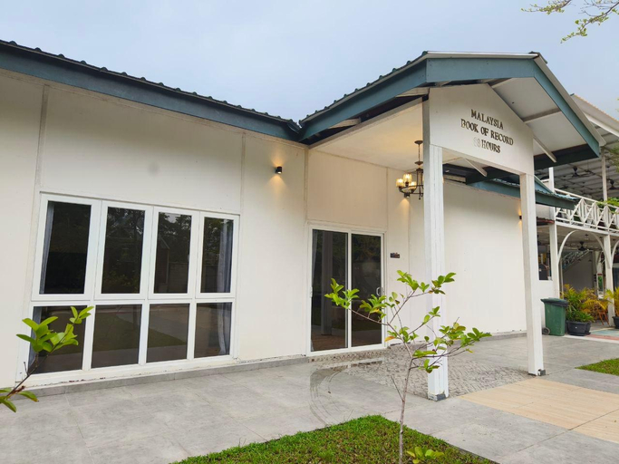Exterior 7