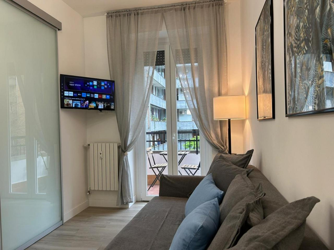 Others 4, Modern Apartments MM3 AfforiFN only 15 min from Duomo, Milano