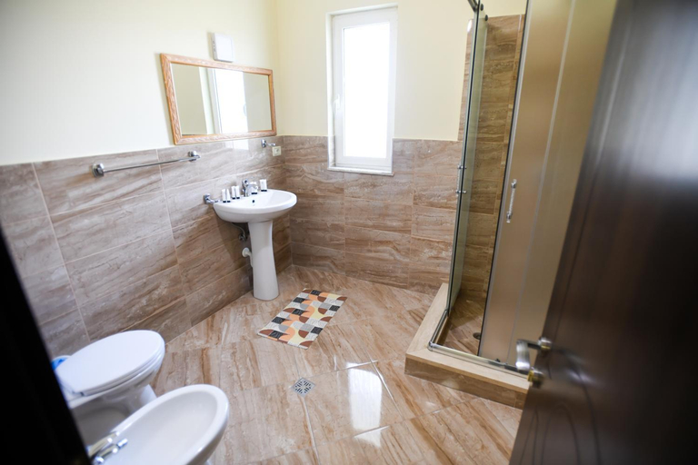 Bathroom 3, Opus Hotel Berat, Beratit