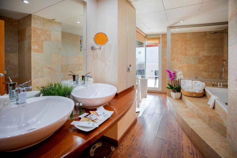 Bathroom 5, Servigroup Marina Playa, Almería