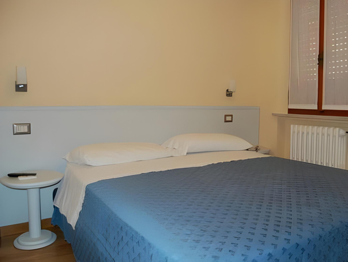 Bedroom 2, Hotel Centrale, Ascoli Piceno