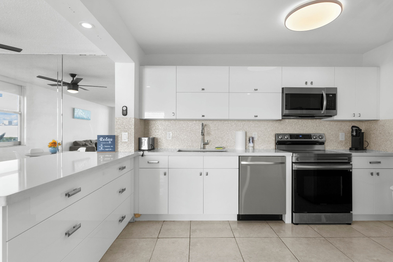 Others 2, Bay Harbor Sunset Apt 4A, Miami-Dade