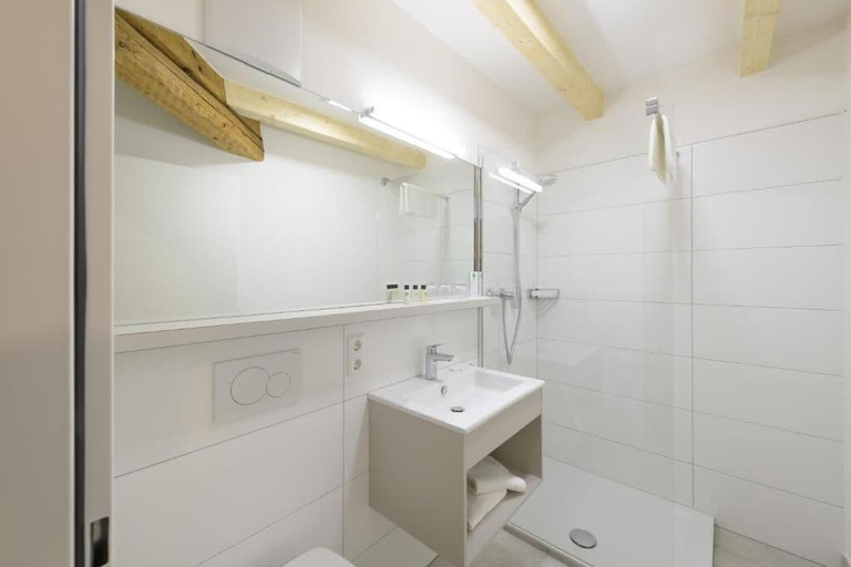 Bathroom 2, Gasthaus Adler, Konstanz