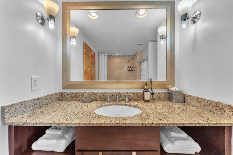 Bathroom 3, Eternal Sunrise, Broward