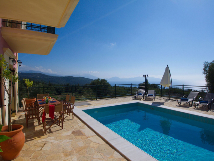 Room 2, Villa Mandola in Tzamarelata, Ionian Islands