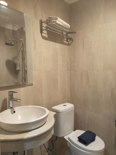 Bathroom 7