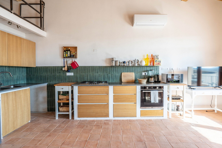 Room 4, Casa Tharros in Nurachi, Oristano