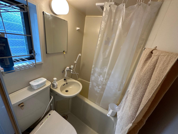 Shower 5, Hotel COMACHI, Shinjuku
