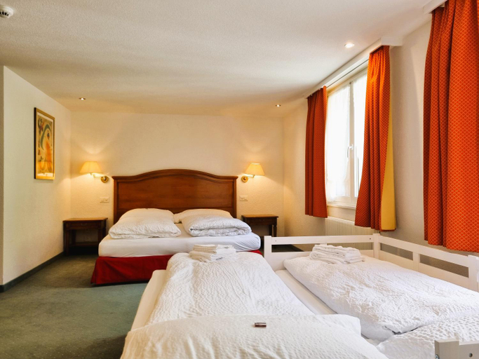 Bedroom 2, Self-Service Guesthouse Berggeist, Visp