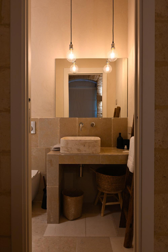 Others 4, Palazzo Momi, Bari