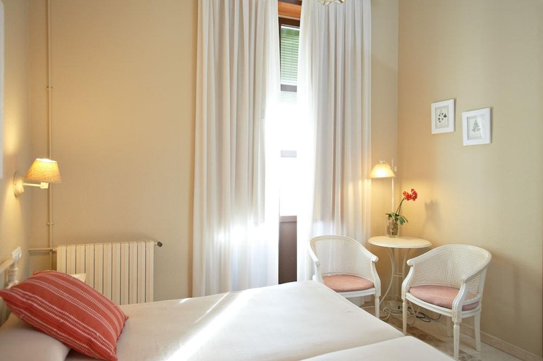Bedroom 4, Hotel Parque Balneario Termas Pallares, Zaragoza