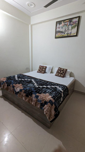 Bedroom 2, Kartik Homestay with Kitchen at Vrindavan , Mathura