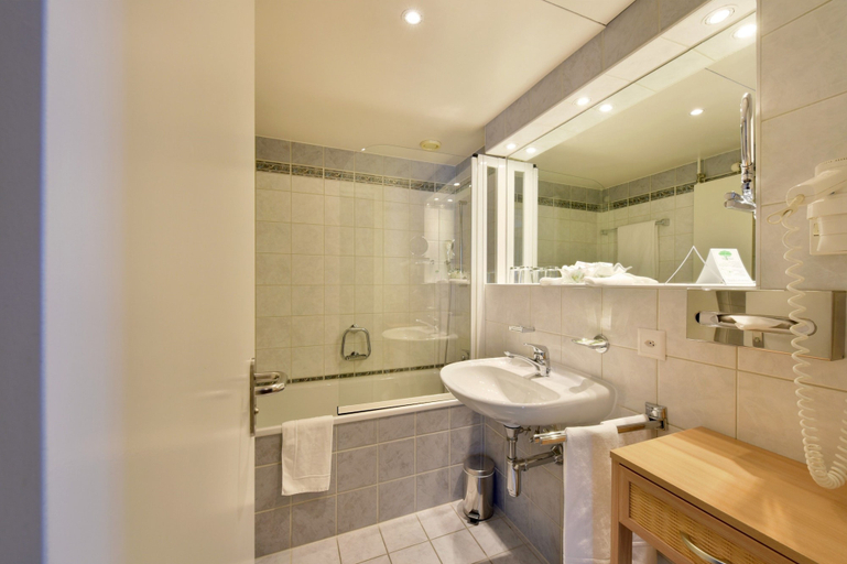 Bathroom 5, Astra Hotel Vevey, Pays-d'Enhaut