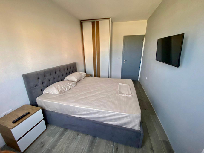 Bedroom 3, Etna Apartments