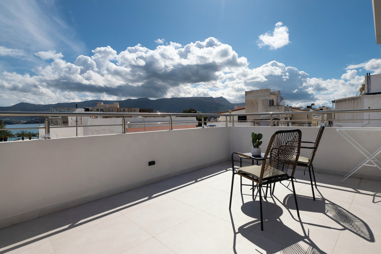 Others 5, Casa di Cornaro, Crete