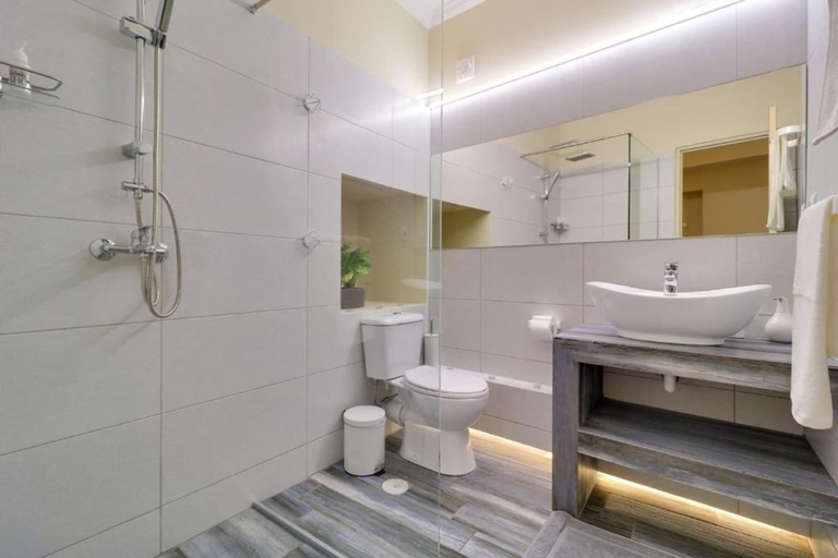 Room 4, Monastiraki 309 Superhost Hub, Attica