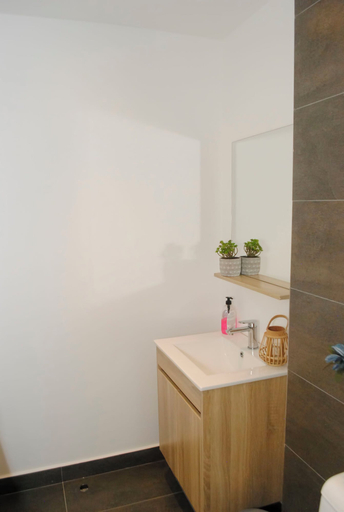Bathroom, Astoria 1 BR with Gym &Pool In Lavington, Dagoretti North