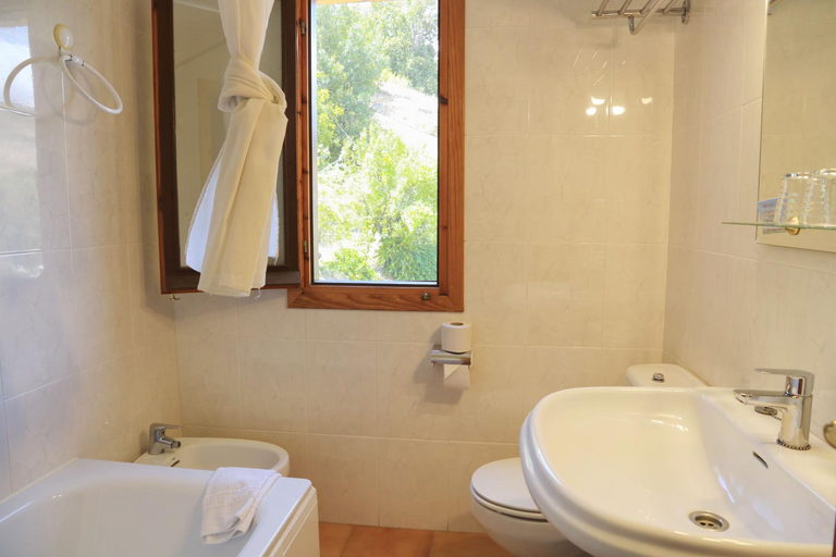 Bathroom 2, Hotel los Berchules, Granada