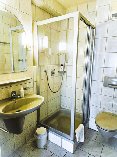 Bathroom 5, Hotel-Restaurant-Gondelfahrt, Görlitz