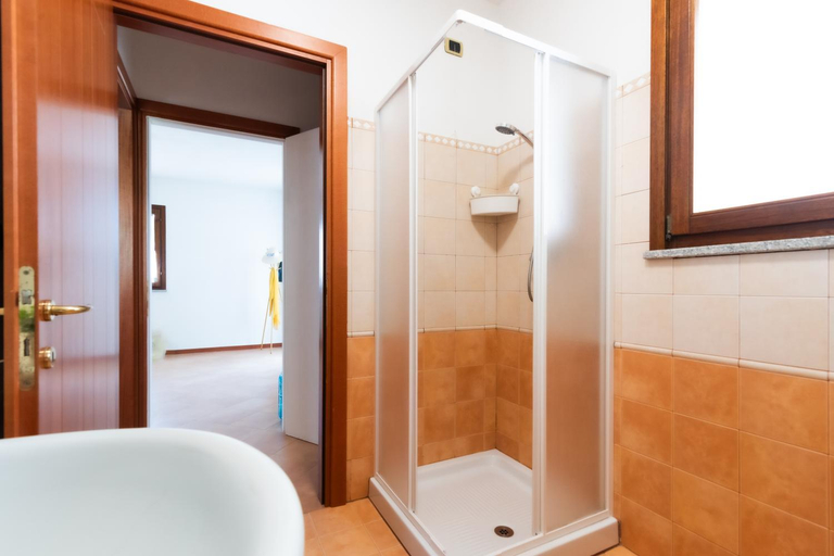 Bathroom 2, Residence I Mirti, Olbia-Tempio