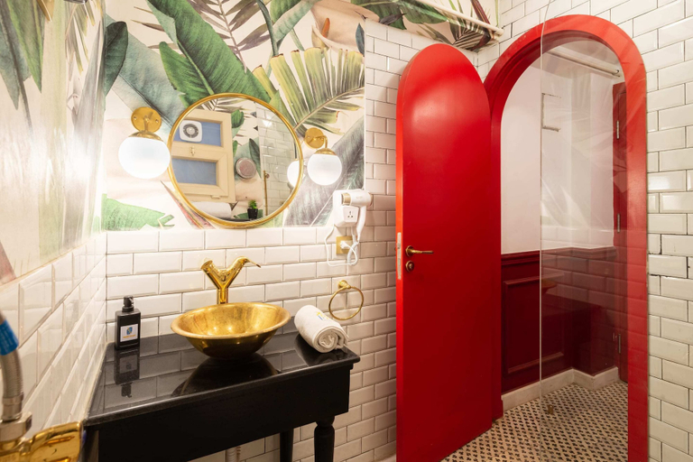Bathroom 3, The Red-hot Retro Studio @ Cairo's Downtown, Qasr an-Nil