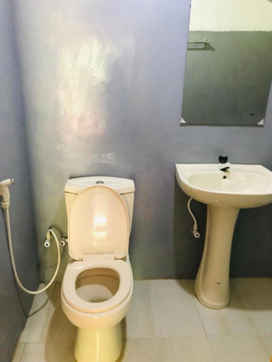 Bathroom 2, Gami Gedara Homestay, Thamankaduwa
