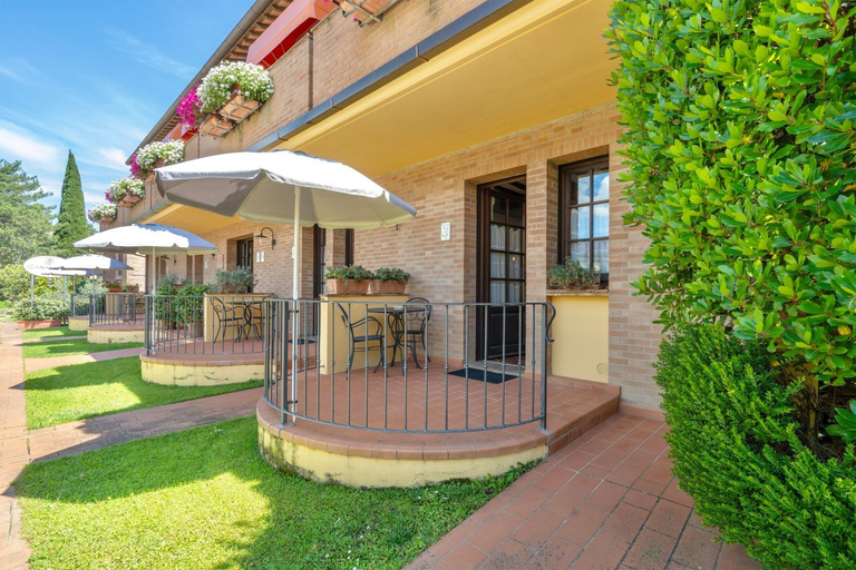 Others 3, ISA-Holiday-Home with swimming-pool in San Gimignano, apartments with air conditioning and private o, Siena