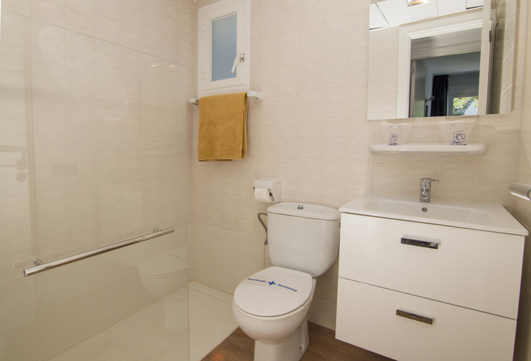 Bathroom 3, Duvabitat Apartments, Baleares