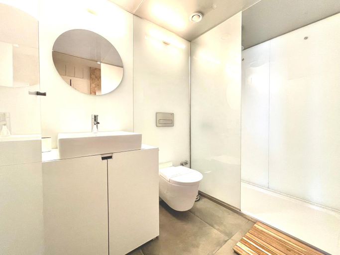 Bathroom 2, The Brewmaster's House, Porto