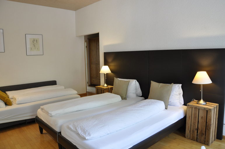 Bedroom 4, Hotel zum Hirschen, Brugg