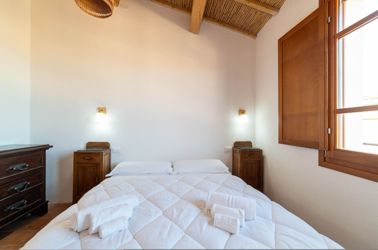 Room 2, Casa Tharros in Nurachi, Oristano