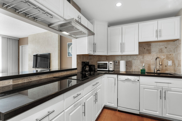 Others 5, Bay Harbor Sunset Apt 5B, Miami-Dade