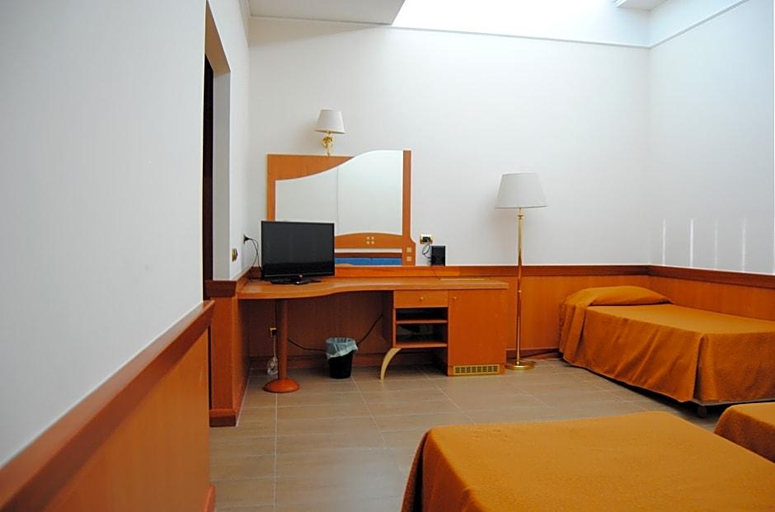 Bedroom 2, Hotel Futura Centro Congressi, Napoli