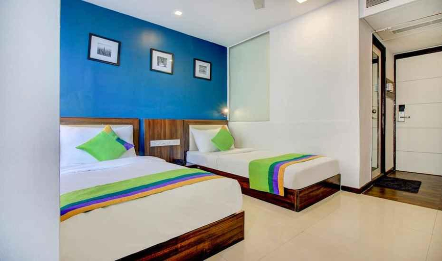 Others 5, Hotel Aura - Near Malad Link Road, Mumbai Suburban