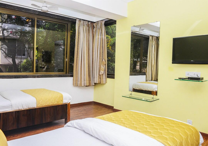 Bedroom 2, Hotel Subhash, Mumbai Suburban