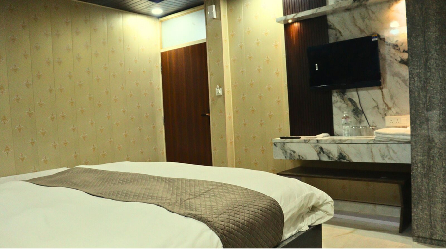 Bedroom 3, GANGA RIVERFRONT ROOMS AND BANQUET, Kaushambi