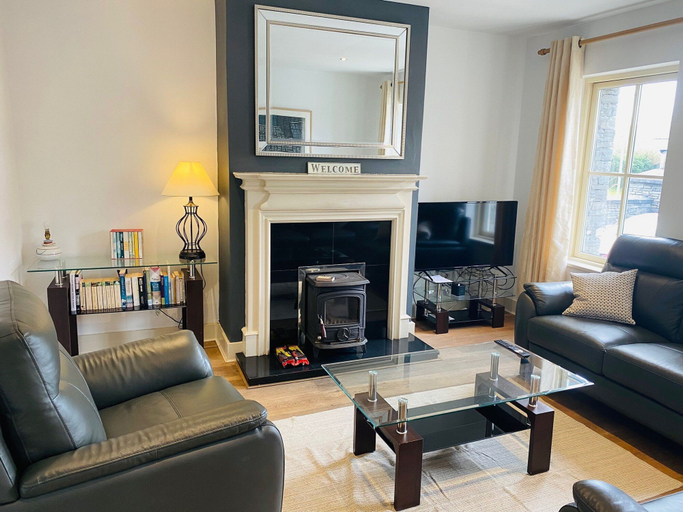Room 3, Bright Modern Welcoming Home Easy Stroll Along Pathway Into Kenmare Town