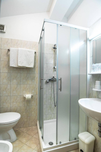 Bathroom, Villa Calussovo, Labin
